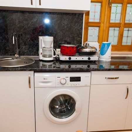 Holiday Rooms Тбилиси Екстериор снимка