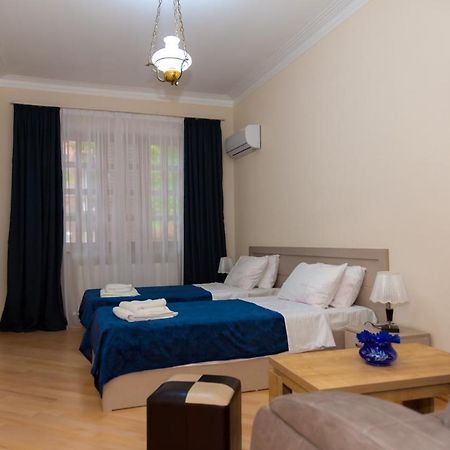 Holiday Rooms Тбилиси Екстериор снимка