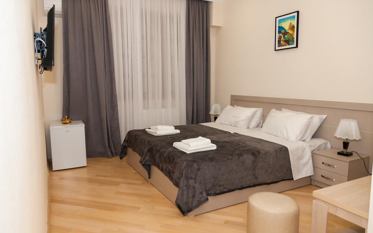 Holiday Rooms Тбилиси Екстериор снимка