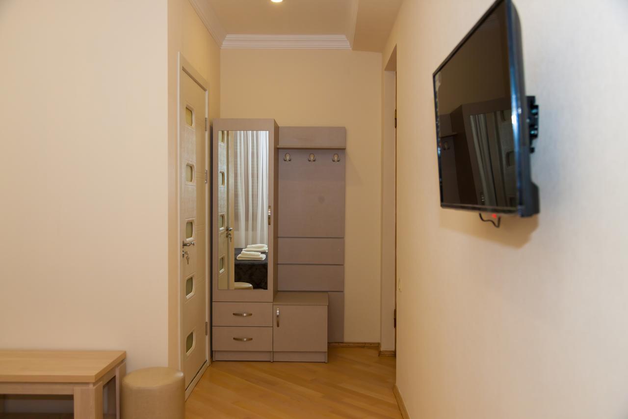 Holiday Rooms Тбилиси Екстериор снимка