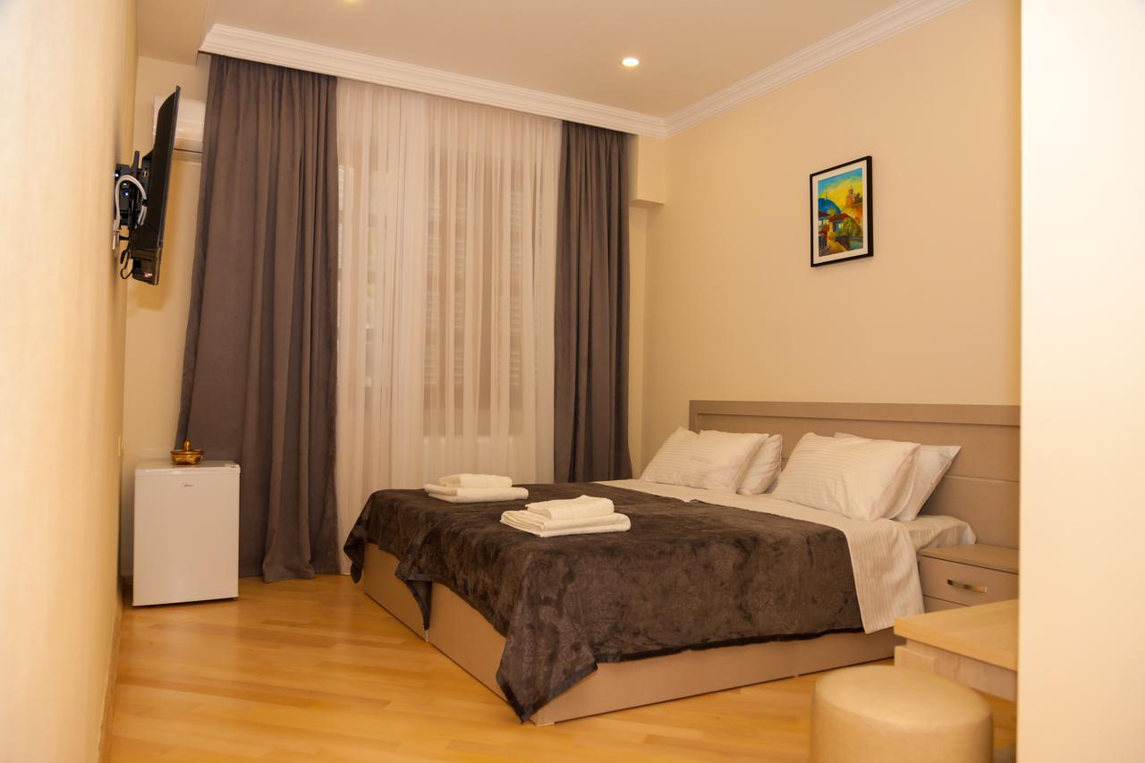 Holiday Rooms Тбилиси Екстериор снимка