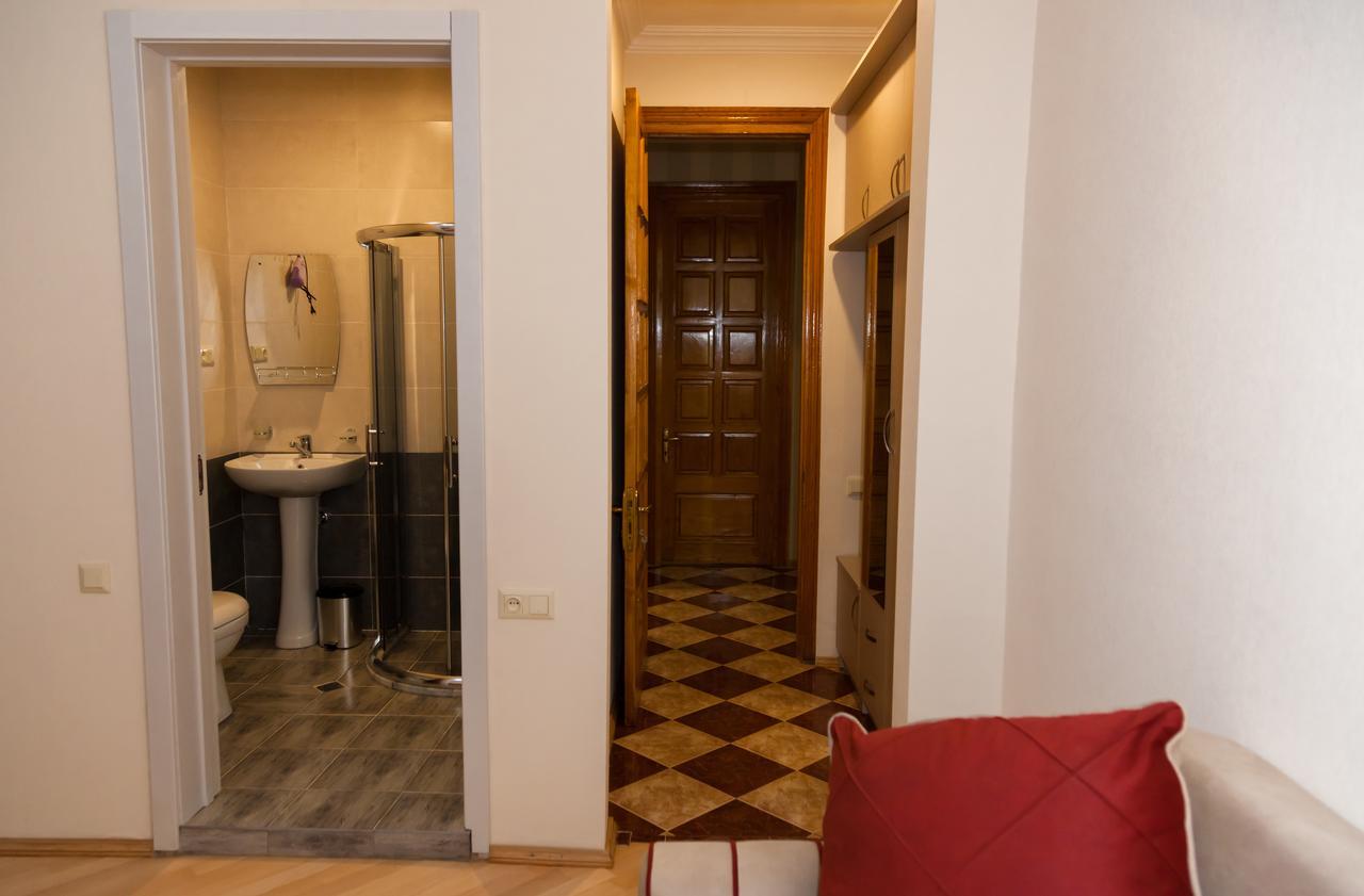 Holiday Rooms Тбилиси Екстериор снимка