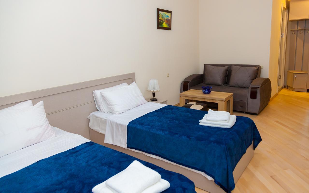 Holiday Rooms Тбилиси Екстериор снимка