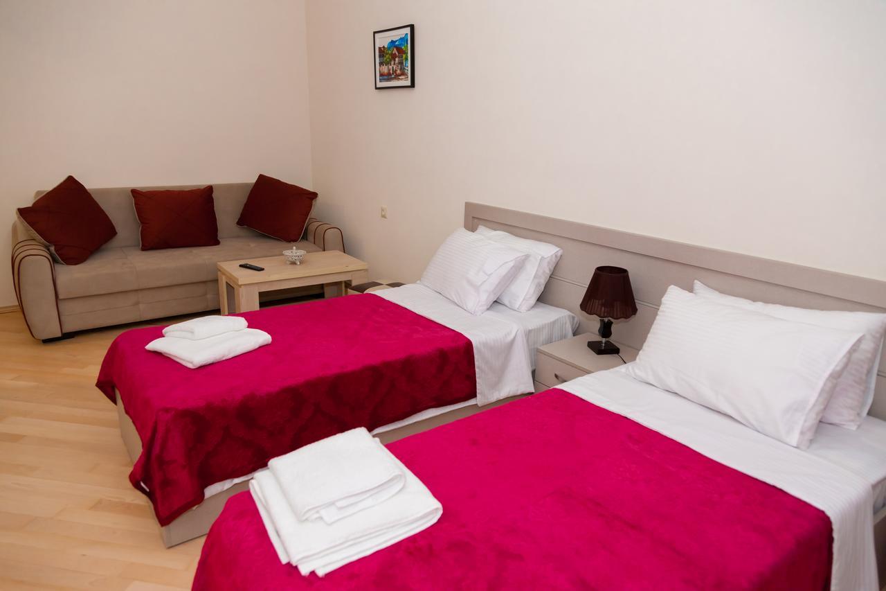 Holiday Rooms Тбилиси Екстериор снимка