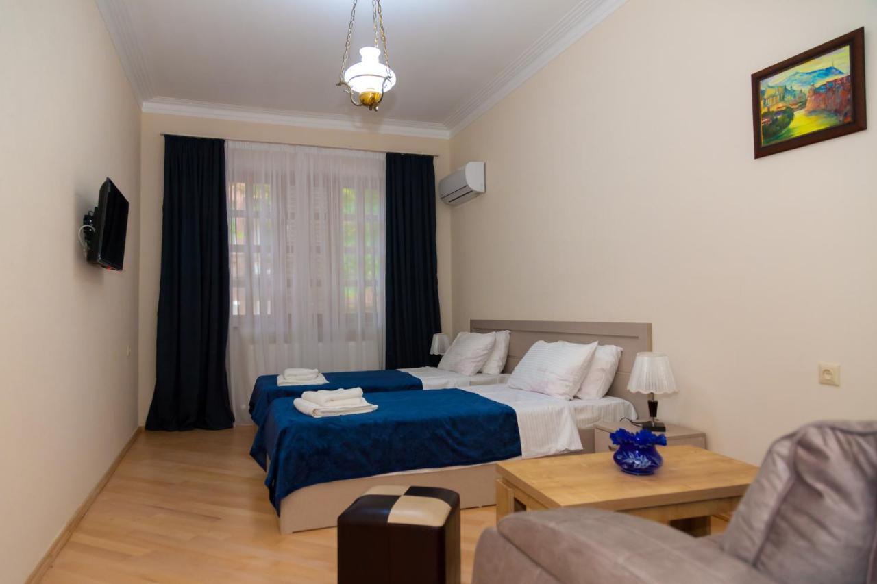 Holiday Rooms Тбилиси Екстериор снимка